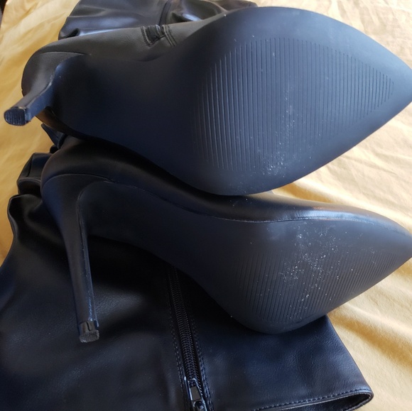 Boots - Picture 5 of 6